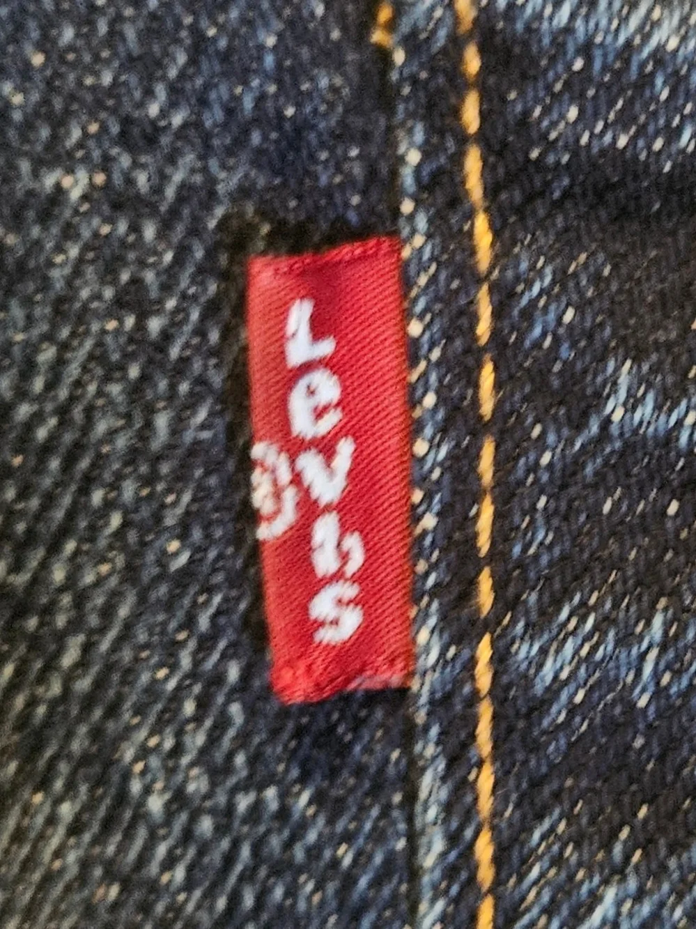 Levi’s 505 Men’s Regular Fit Dark Wash Jeans 34x30